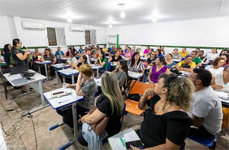 Abandono e reprovação despencam em Mato Grosso, aponta Censo Escolar