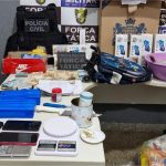 Força Tática prende casal por tráfico de drogas e apreende cestas básicas e paca abatida