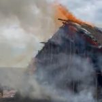 Vídeo: Casa indígena pega fogo no interior de MT e comunidade se mobiliza para conter chamas