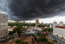 Após chuva forte, Cuiabá tem novo alerta de tempestades e ventos de até 100 km para esta terça-feira