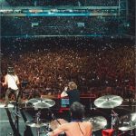 Três passam mal em show do Guns N’ Roses em Cuiabá e um é levado à UPA pelos Bombeiros