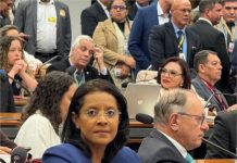 ‘Um país que precisa enterrar suas filhas por assassinato não pode dormir em paz’