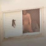 Assessor de deputado petista é flagrado se masturbando em janela de prédio