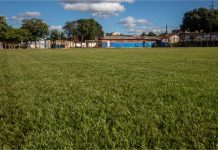 Idoso é preso após tentar matar casal a facadas em frente de campo de futebol em Cuiabá