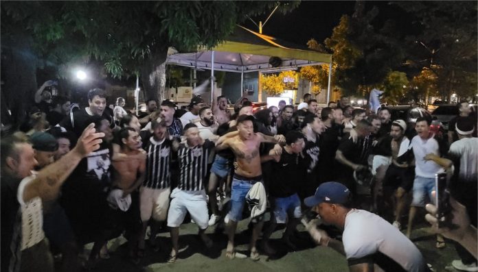 torcida 44