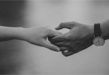 Mãe de 34 anos descobre que seu namorado é o próprio filho biológico de quem foi separada há 22 anos