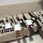 Polícia Civil apreende arsenal após vídeo de criminosos intimidando moradores em MT; veja fotos