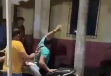 Vídeo mostra homem correndo atrás da ex com pedaço de pau e sendo espancado em praça