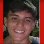 Vídeo: Adolescente em bicicleta elétrica morre ao tentar passar embaixo de máquina agrícola em MT