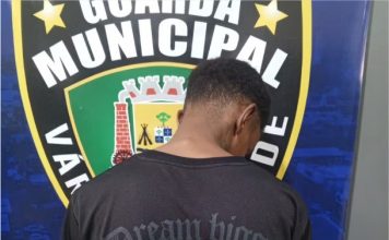Criminoso tornozelado é detido após desacatar e ameaçar Guardas Municipais