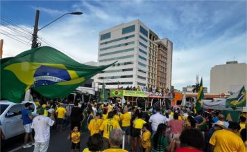 Direita protesta contra Lula, STF e defende anistia em Cuiabá