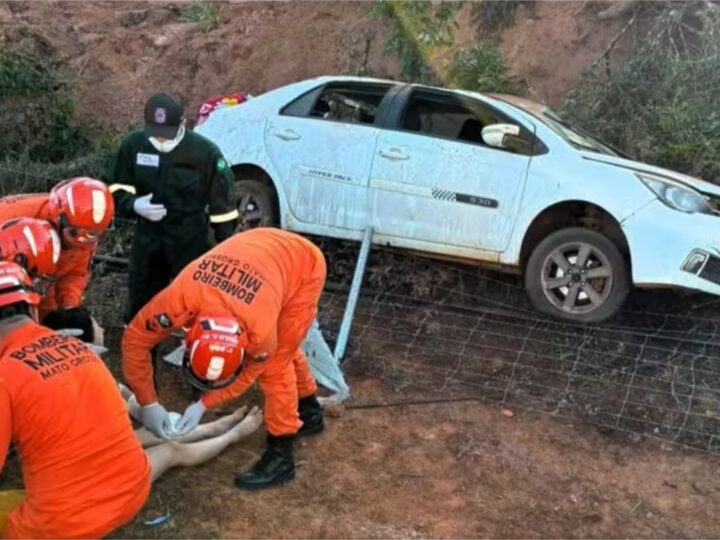 Mãe capota carro ao levar filhos para creche na MT-242