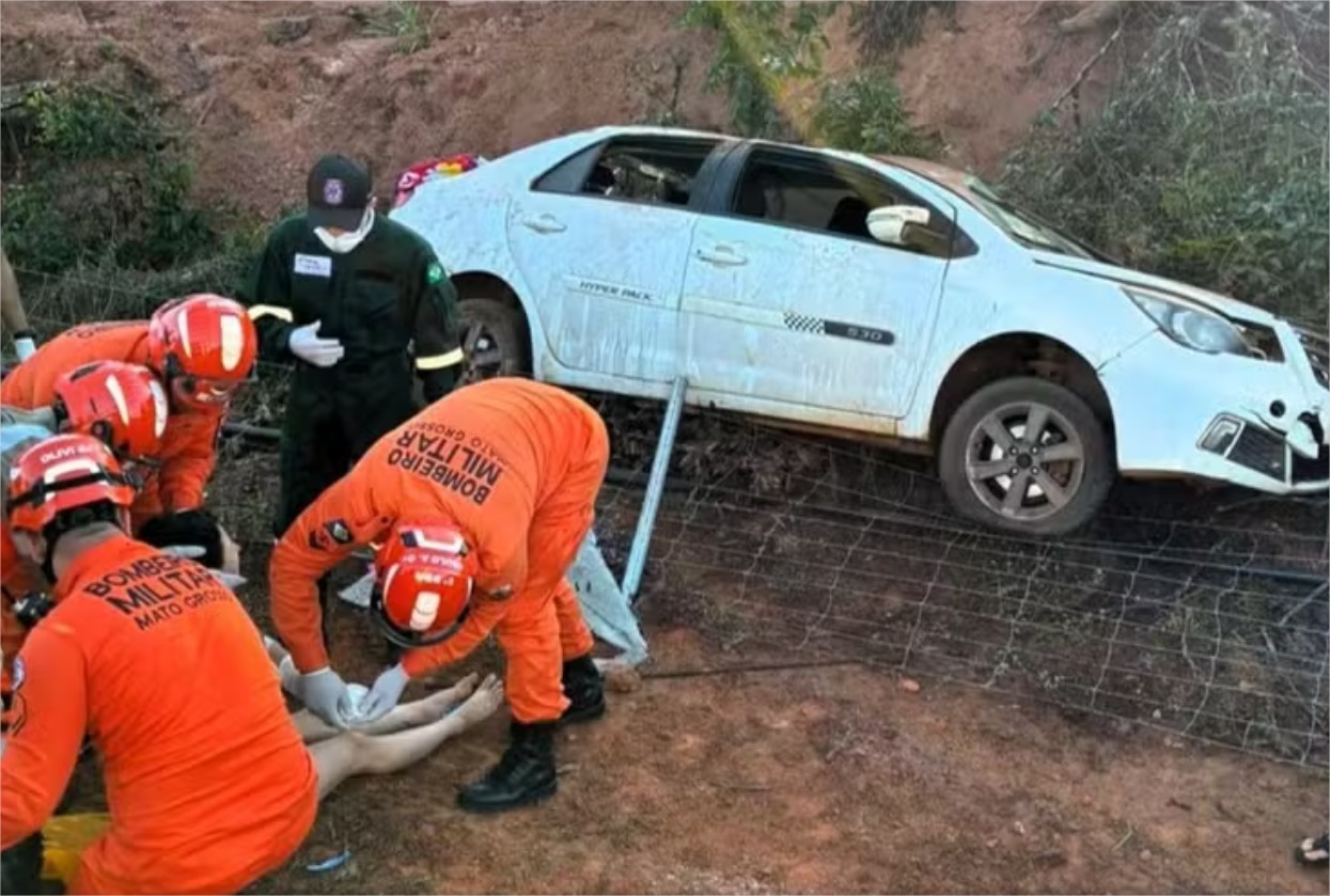 Mãe capota carro ao levar filhos para creche na MT-242
