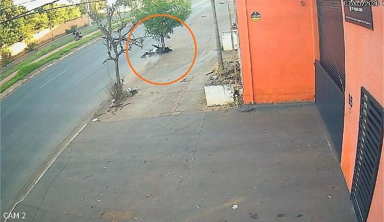 Vídeo mostra acidente em que motociclista morre na MT-251 em Cuiabá (imagens fortes)