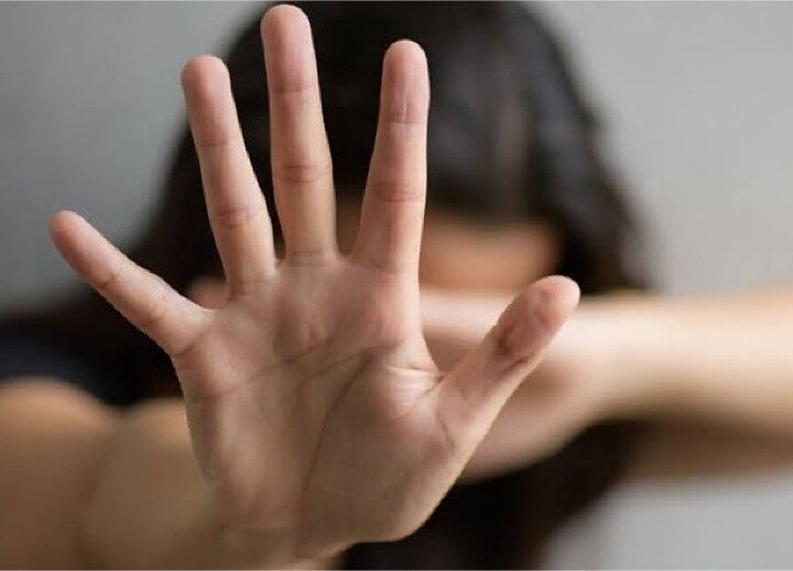 Mulher e filha de 7 anos são agredidas dentro de casa durante ataque em MT