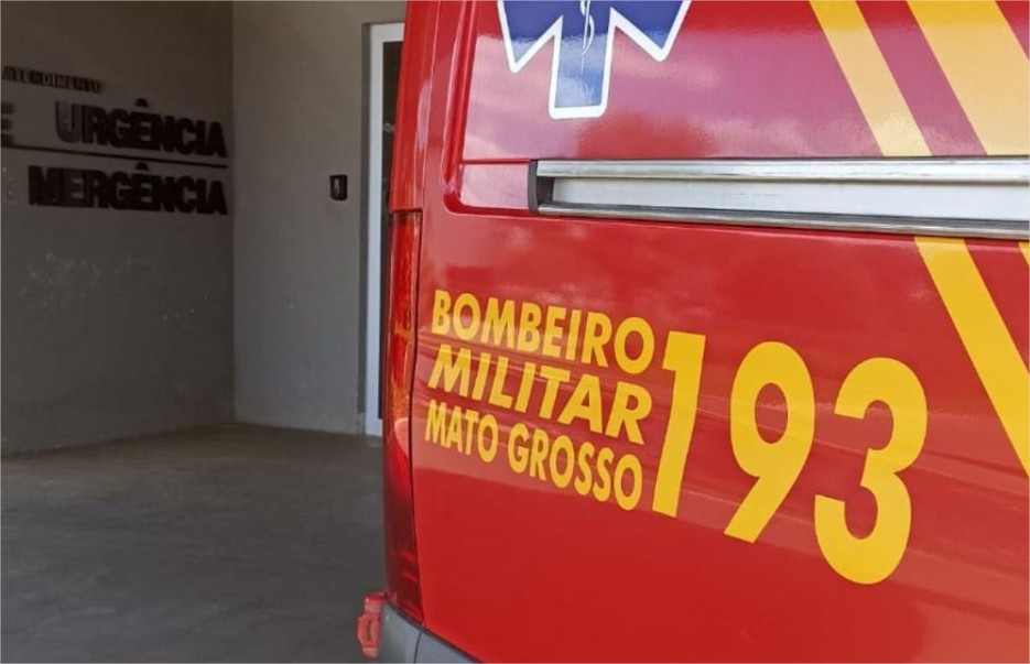 Bombeiros socorrem mulher após engasgo em residência em Poconé