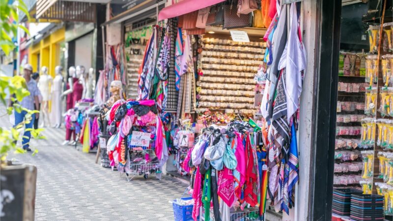 Prefeitura volta a fiscalizar e desocupar calçadas do Centro de Cuiabá