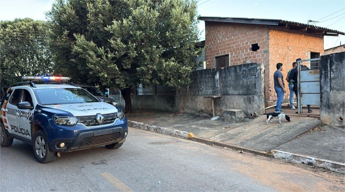 Mulher é morta a tiros em casa durante ‘tribunal do crime’
