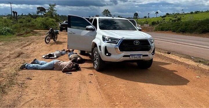 Três homens são encontrados mortos com tiros na cabeça na BR-163
