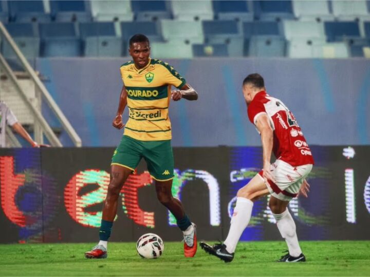 Cuiabá quebra jejum ao bater o CRB em casa e volta a triunfar após seis jogos; ainda beira a degola