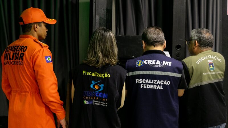 Operação apreende produtos vencidos, emite notificações e orienta sobre poluição sonora