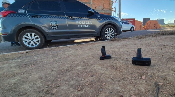 Dois detentos fogem durante trabalho extramuro em Sinop; tornozeleiras encontradas