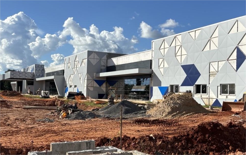 Obras dos três novos Hospitais Estaduais avançam em Mato Grosso
