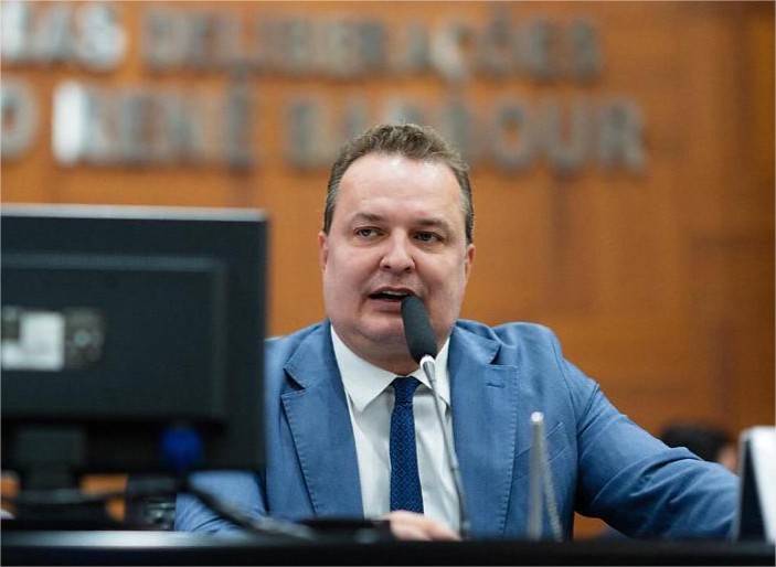 Max Russi aciona Otaviano Pivetta para evitar despejo de 1,5 mil famílias de dois bairros em Cuiabá