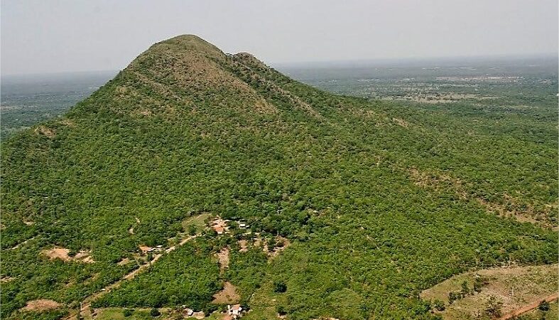 Governo manda fazer desapropriação para asfaltar estrada de acesso ao Morro de Santo Antônio