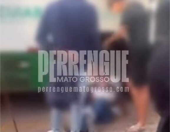 Passageiros amarram homem que se esfregava em adolescente de 16 anos dentro de ônibus