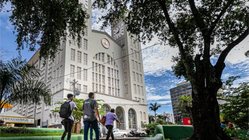 Prefeitura revitaliza Praça da República com apoio financeiro da Câmara de Cuiabá