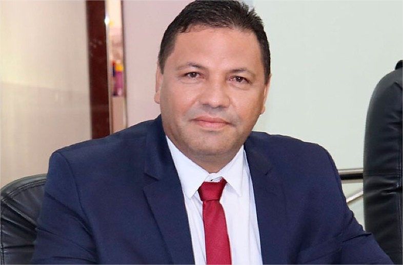 Prefeito é indiciado por liderar grupo armado que torturou moradores para tomar terras