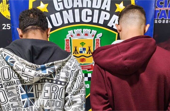 Homens tentam se esconder em motel, mas acabam presos por tráfico