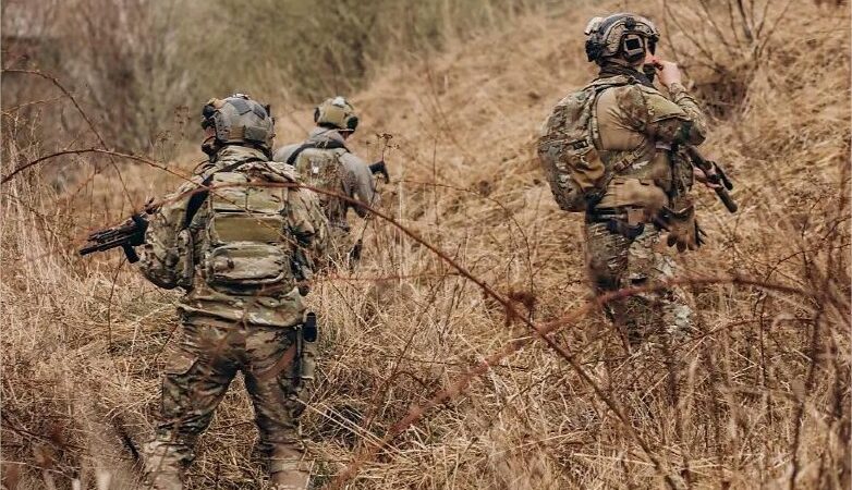 CV financia envio de criminosos para guerra entre Rússia e Ucrânia, aponta inteligência do Rio