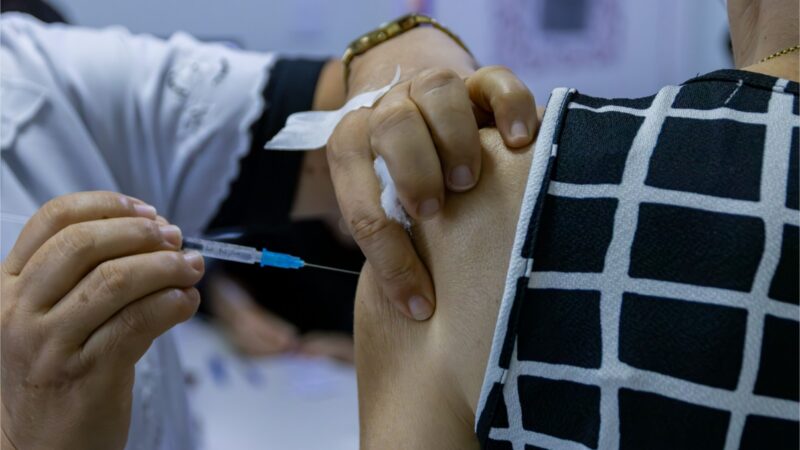 Cuiabá mantém cenário de normalidade para meningite e reforça vacinação na rede municipal