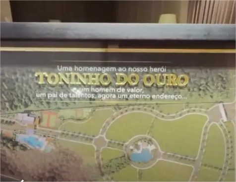 Cantor sertanejo anuncia construção de condomínio em formato de violão em MT