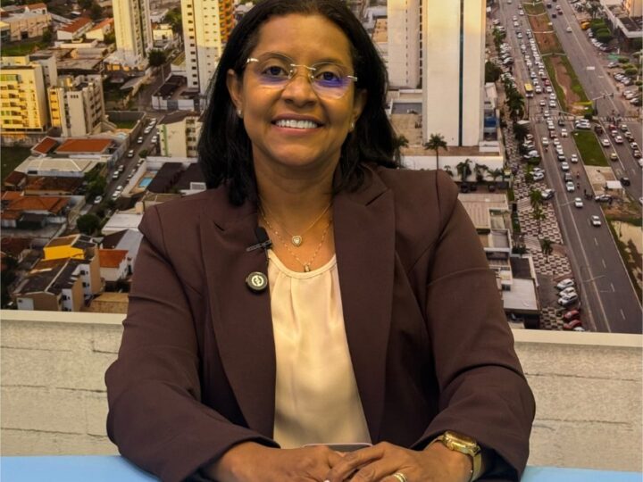 Entre o digital e o olho no olho, Gisela desenha sua volta à Câmara Federal