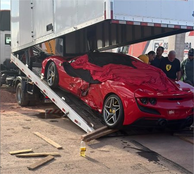 Vídeo: Veja como ficou Ferrari após acidente com Tesla no Parque Novo Mato Grosso