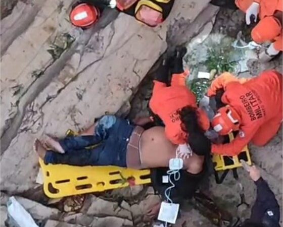 Motocicleta despenca na Ponte de Ferro e duas pessoas morrem; veja vídeo