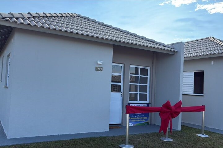 Governo entrega chaves de 441 moradias em residencial de Cuiabá