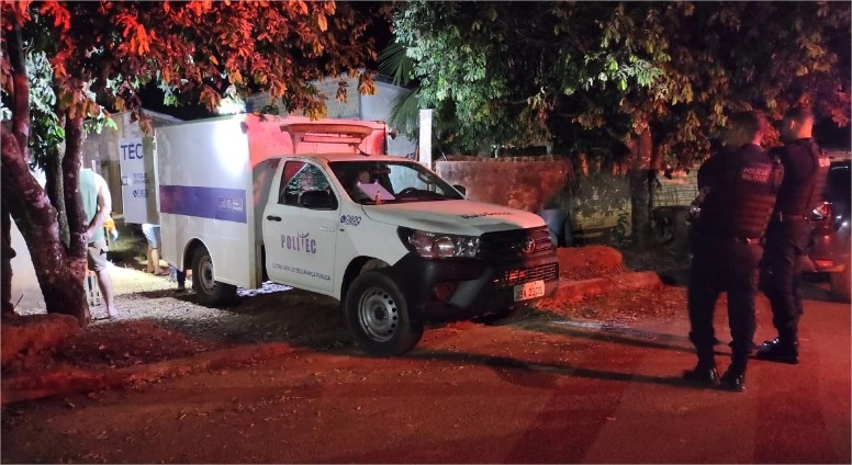 Mulher é morta e tem corpo jogado em fossa; marido é preso e confessa crime