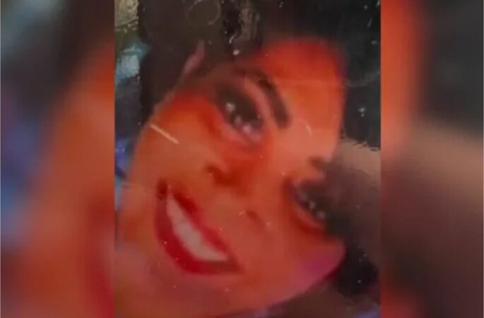Mulher é encontrada decapitada em apartamento; filho confessa o crime