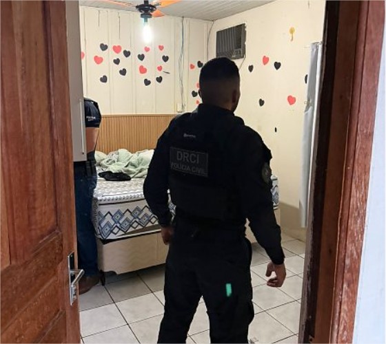 Criminosos fingem ser jogador de futebol para ter nudes de influenciadora e depois ameaçam divulgar imagens