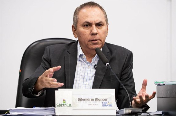 ‘Penso que é hora do prefeito decidir se Reginaldo fica na Educação ou na Obras’, afirma Dilemário