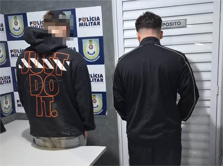 Dupla picha shopping, provoca princípio de incêndio e acaba detida