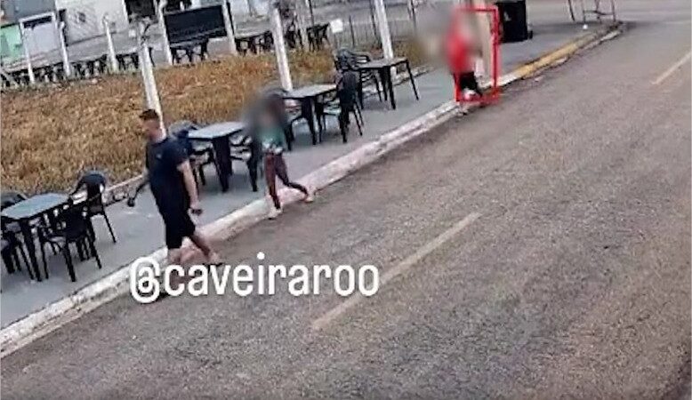Vídeo mostra dono de espetinho sendo esfaqueado em briga por som alto