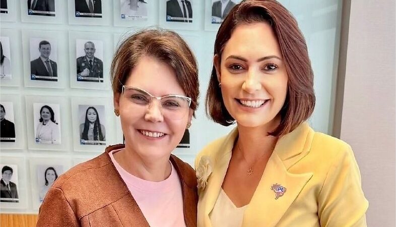 Michelle Bolsonaro manifesta apoio a Coronel Fernanda após ameaça de morte
