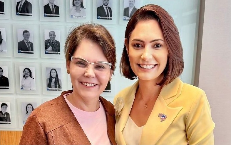 Michelle Bolsonaro manifesta apoio a Coronel Fernanda após ameaça de morte