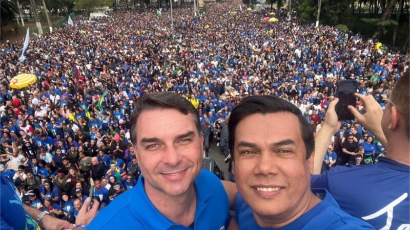 Primeira agenda de Flávio Bolsonaro em Cuiabá será na Marcha para Jesus; veja data