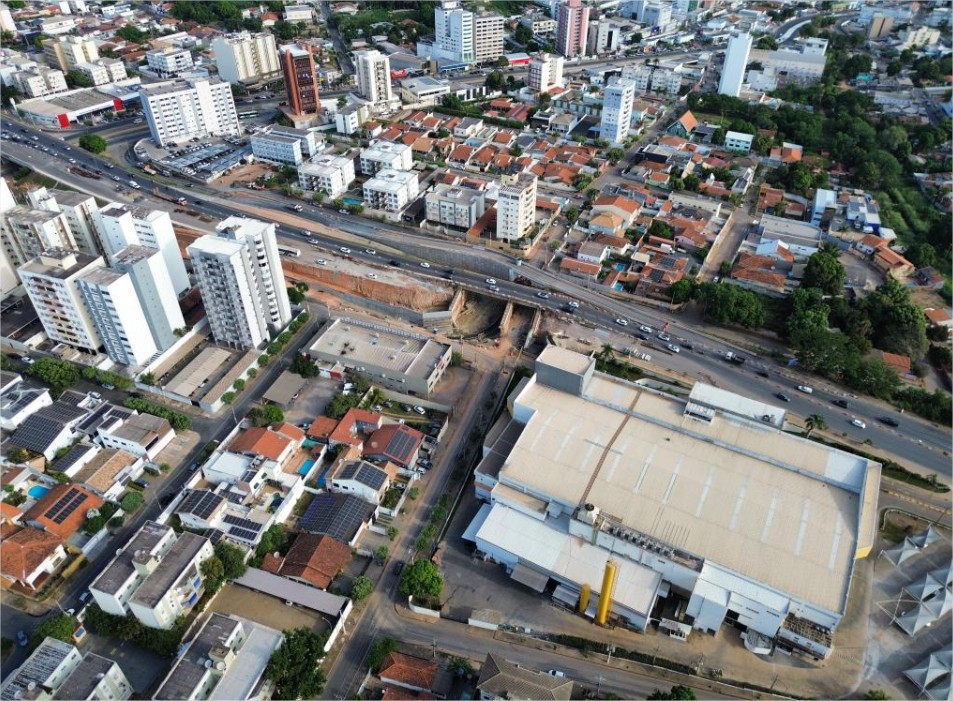 Obras do novo viaduto da Avenida Miguel Sutil avançam para etapa de lançamento de vigas